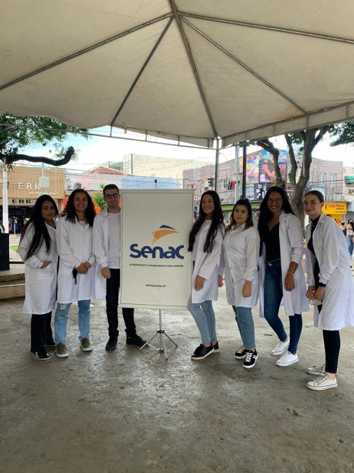 Estudantes do Senac realizam ação de conscientização sobre automedicação