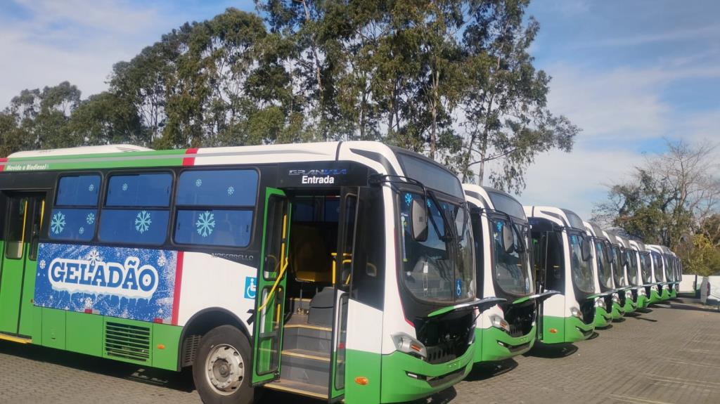Pinda apresenta Geladão: 14 primeiros ônibus com ar-condicionado da história do transporte público