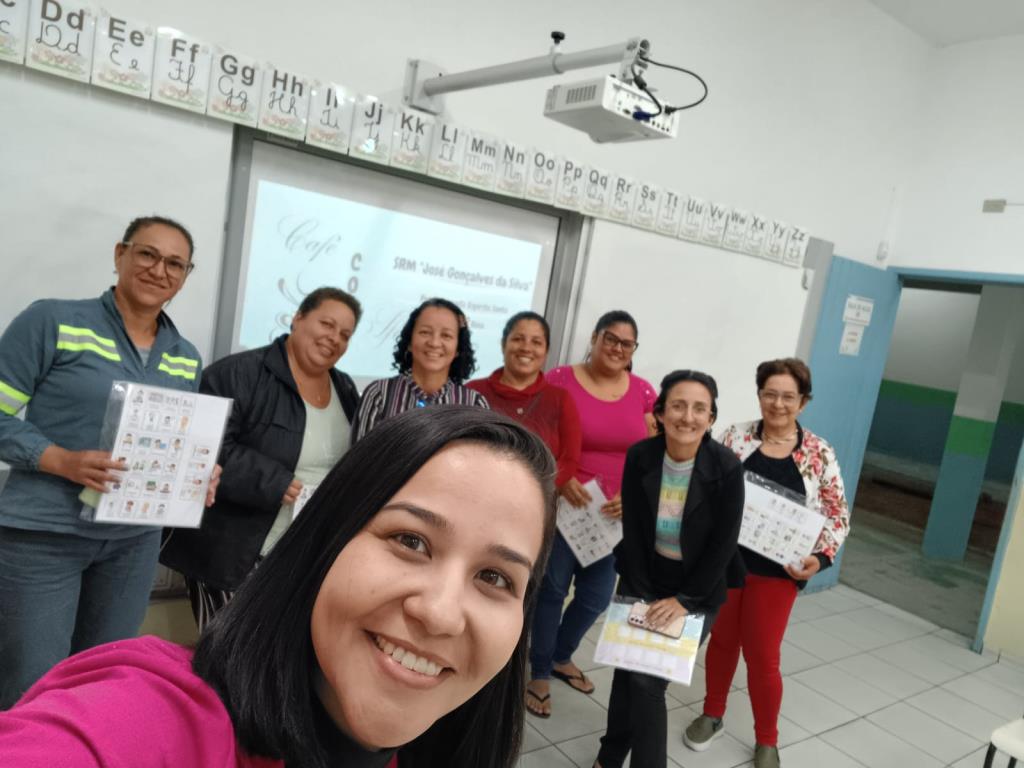 Educação promove ação para discutir rotina e uso de telas na infância em Pinda