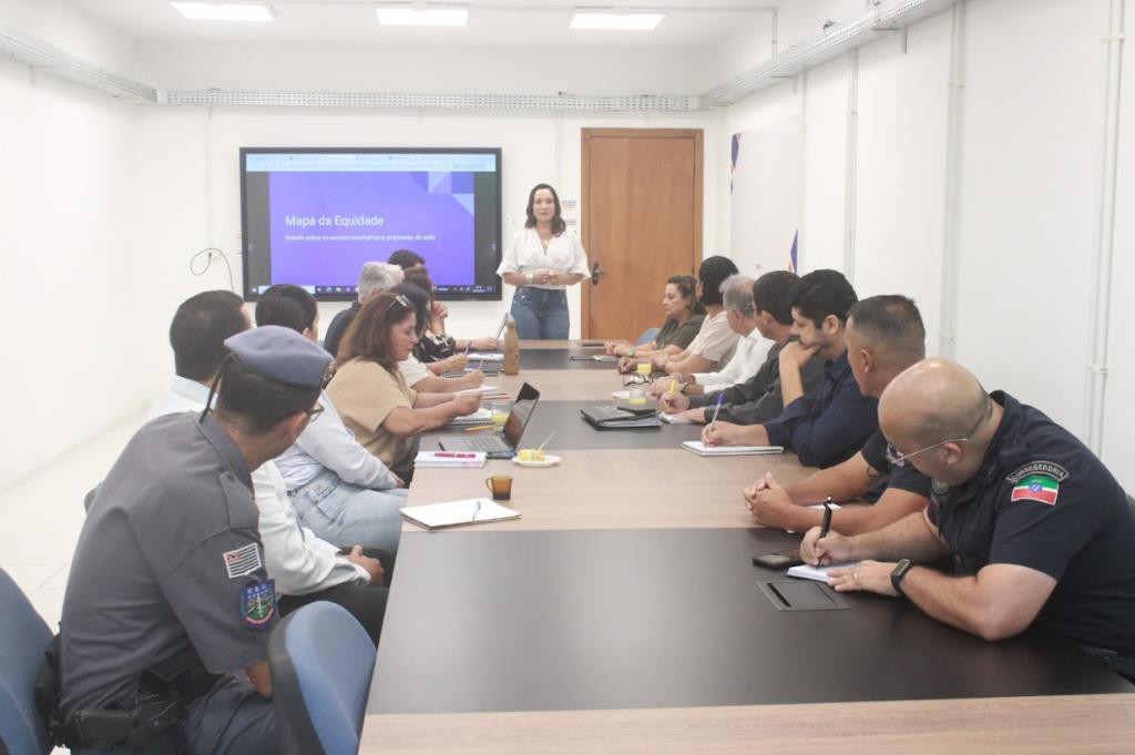 Secretaria de Educação realiza reunião intersetorial para construção de Plano de Ação voltado à Equidade