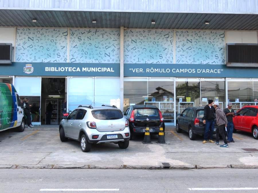 Quintas de Histórias retorna às bibliotecas de Pinda com programação cultural e incentivo à leitura