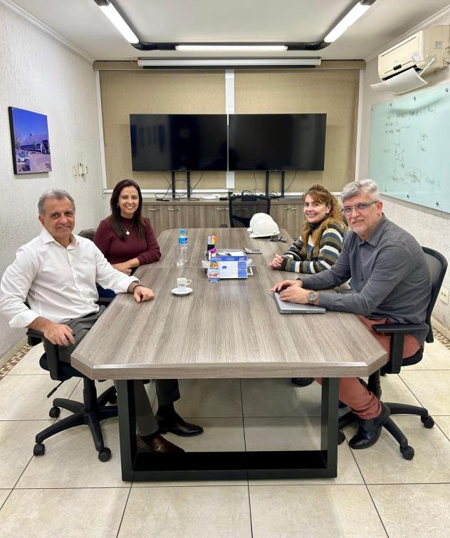 Prefeitura visita instalações da Latasa, referência no setor de reciclagem