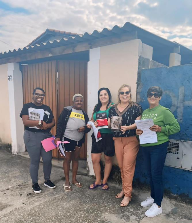Secretaria de habitação realiza atualização cadastral e orienta sobre campanha contra dengue nas casas provisórias do município