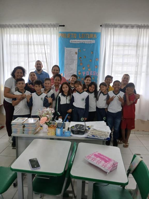 Escola Lauro Vicente desenvolve projeto de poesias e troca de cartas que encanta comunidade escolar
