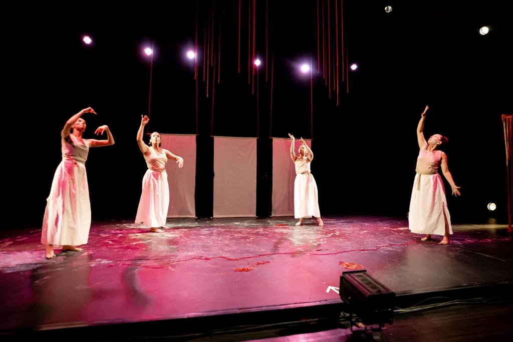 Espetáculo Akai Ito Circula lota Teatro Galpão em apresentações gratuitas em Pinda