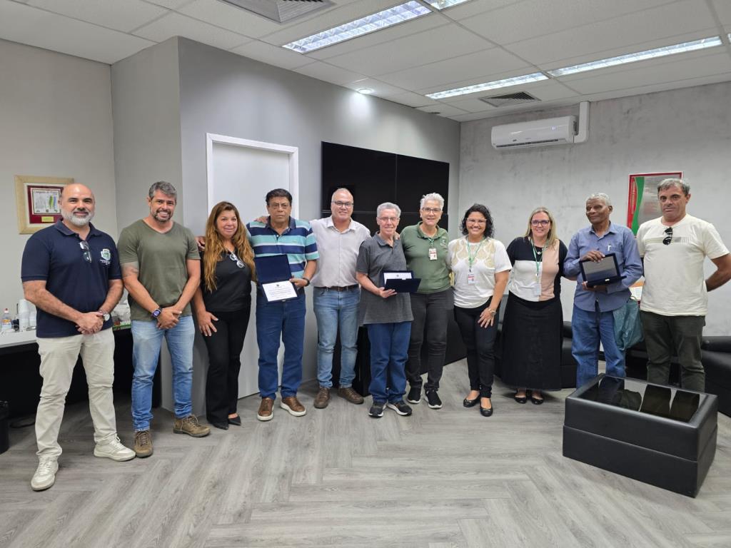 Prefeitura homenageia servidores que se aposentam após anos de dedicação ao serviço público