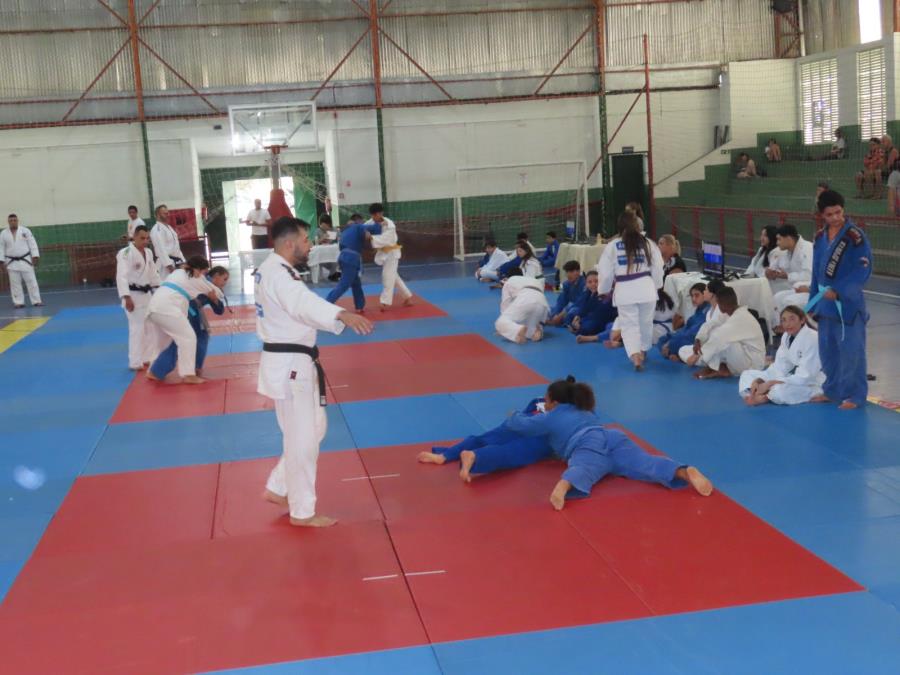 Festivais de Atletismo, Capoeira e Judô atraem centenas de pessoas em Pinda