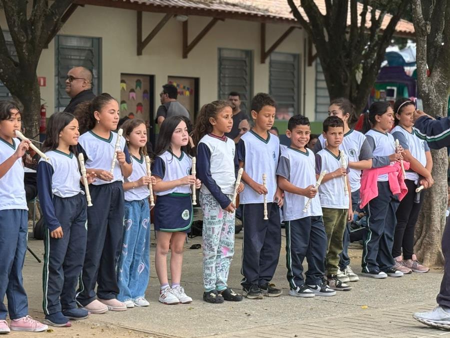 Projeto Concerto Didático leva música e emoção à Escola João Cesário