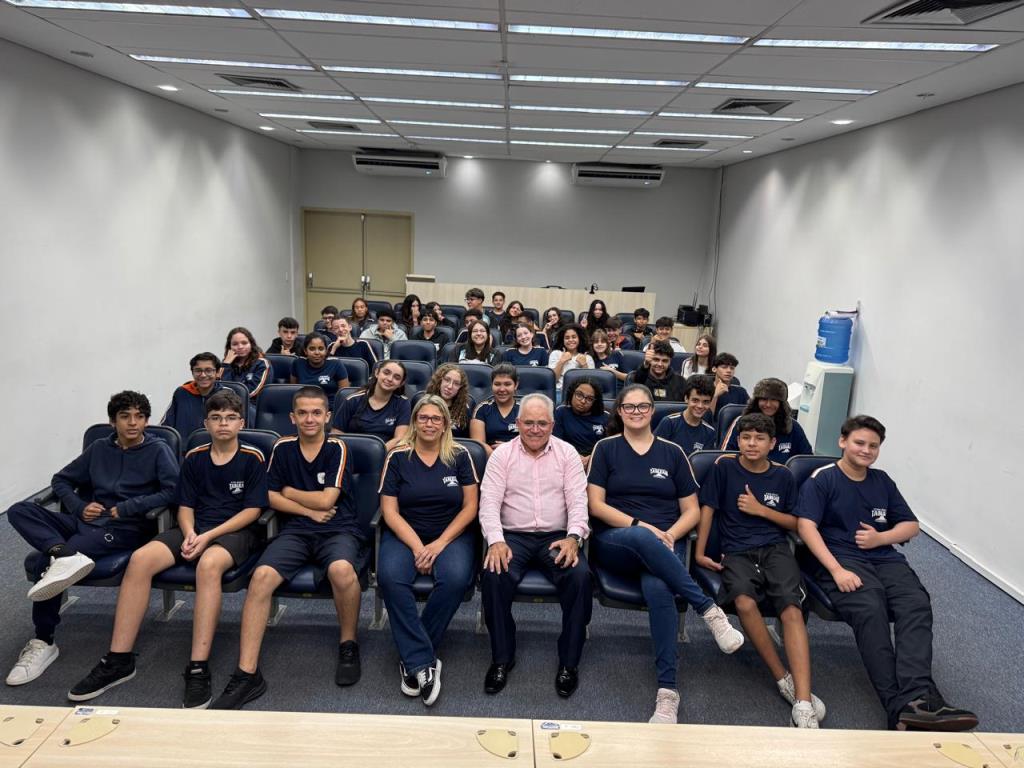 Alunos do Colégio Tableau visitam Prefeitura e debatem aspectos da arrecadação financeira