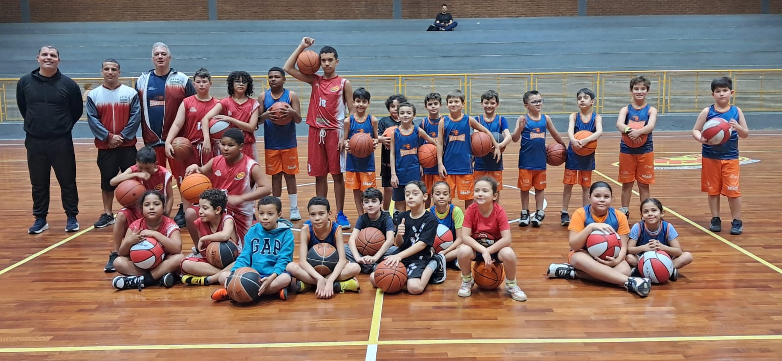 Escola de Esportes realiza intercâmbios esportivos durante as férias escolares