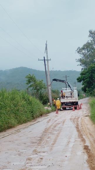 Manutenção da rede elétrica reforça infraestrutura na zona rural de Pinda