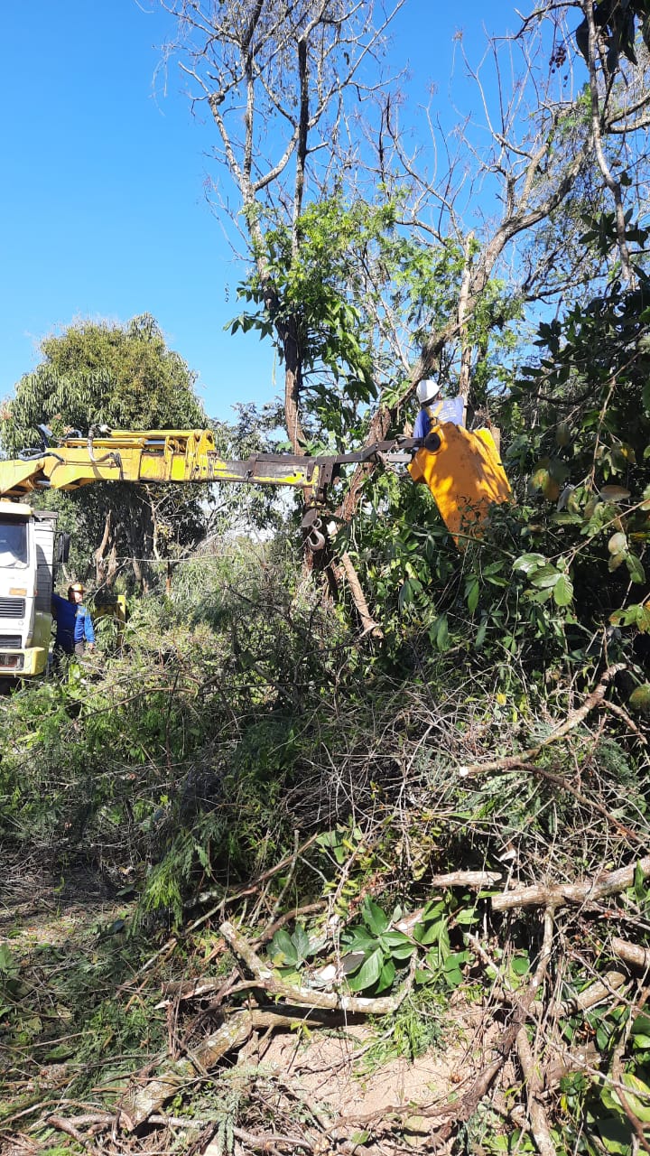 Prefeitura intensifica ações preventivas nas estradas rurais durante o período de estiagem e alerta para riscos de incêndios