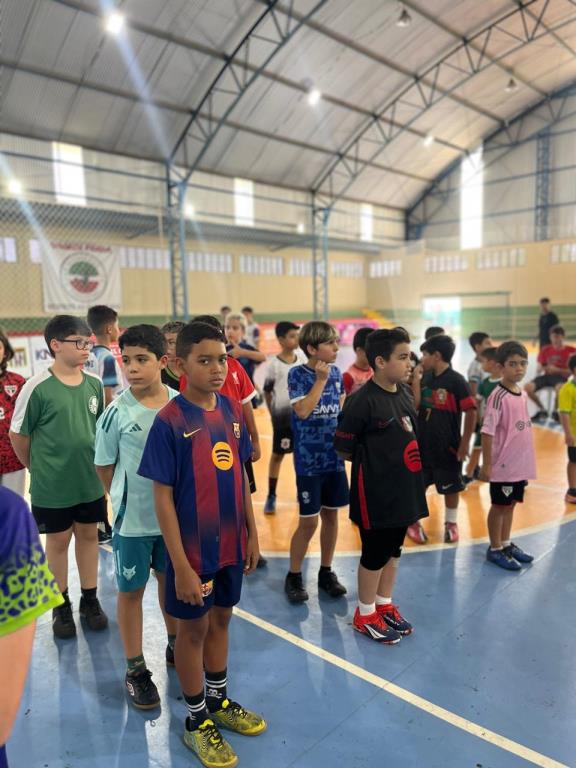 Encerramento do Futsal reúne comunidade no Ginásio do Tabaú e promove ação solidária de Natal