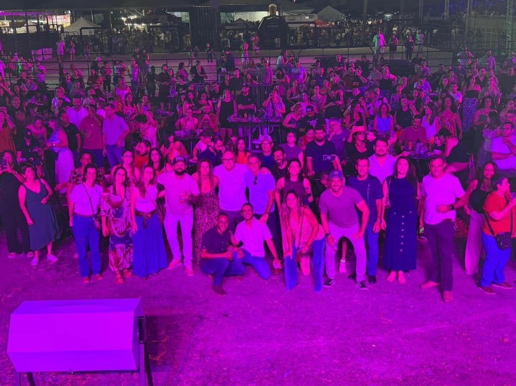 Festa do Servidor é sucesso em Pindamonhangaba com show, prêmios e homenagens especiais