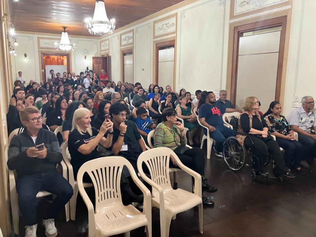 Fundo Social forma mais 70 alunos no curso de Libras