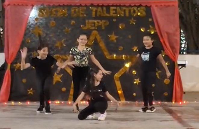 Alunos da EJA participam de Show de Talentos da E.M. Isabel do Carmo Nogueira