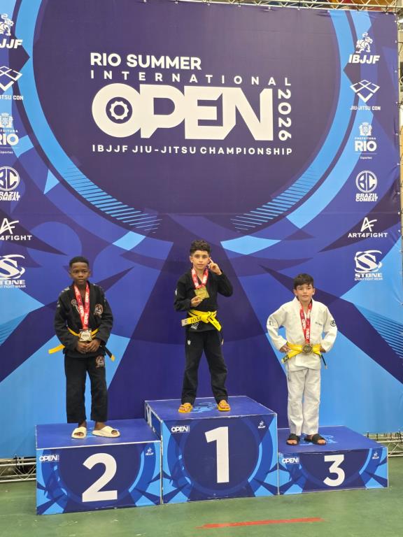 Jovem atleta inicia 2026 com ouro no Rio Summer Kids IBJJF e reafirma protagonismo no jiu-jitsu infantil