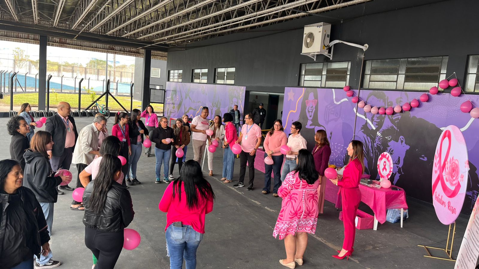 Prefeitura realiza ação do Outubro Rosa em parceria com a Caixa Econômica em Pindamonhangaba