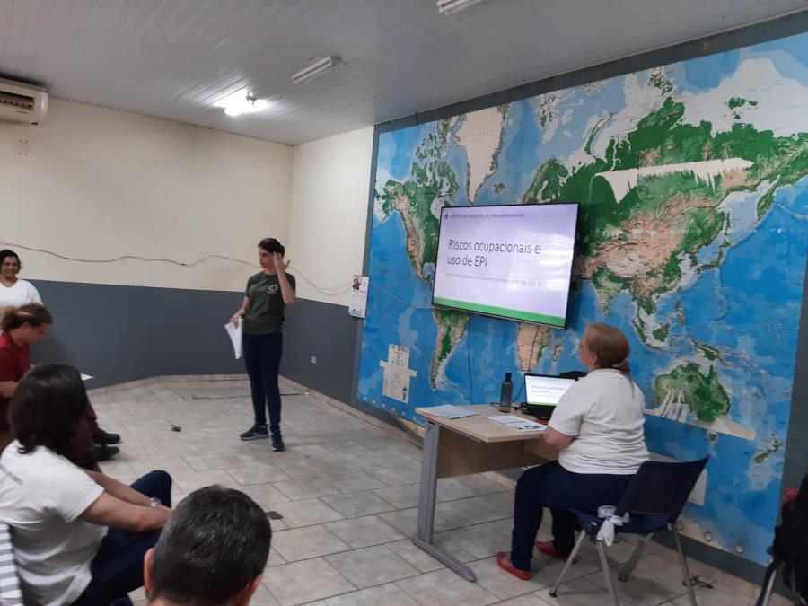 Prefeitura promove treinamento sobre riscos ocupacionais e uso de EPIs para servidores do Controle de Vetores