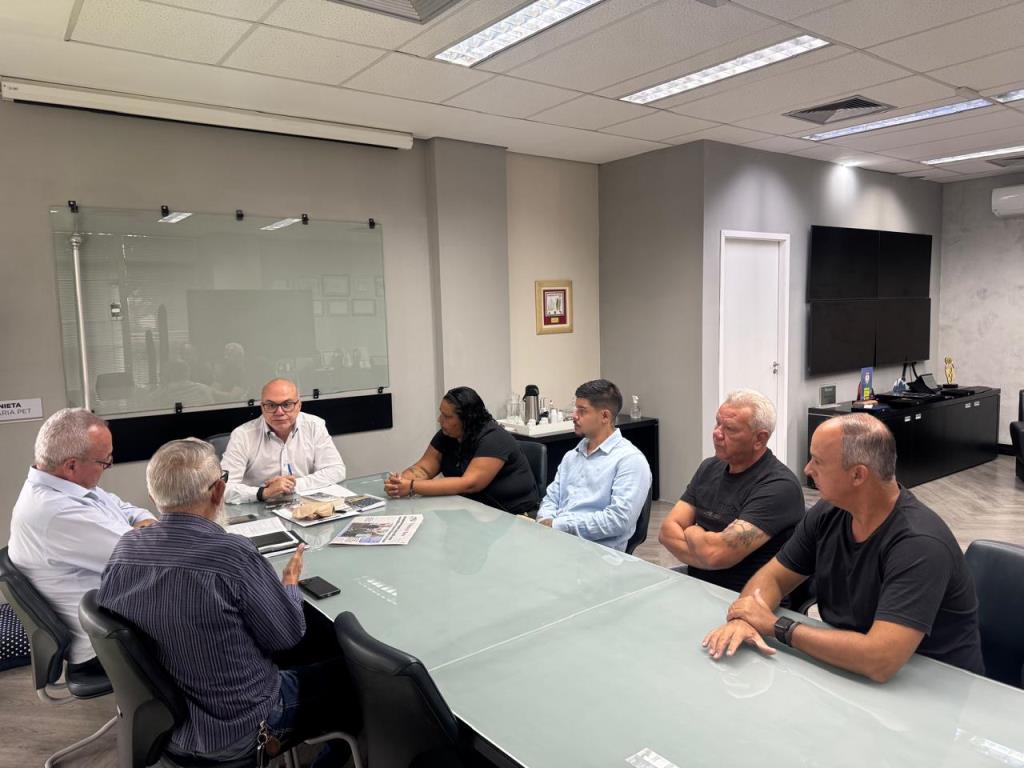 Prefeitura recebe lideranças da Vila São Benedito