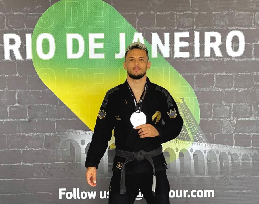 Atleta de Pindamonhangaba conquista a prata no Grand Slam Jiu-Jitsu World Tour no Rio