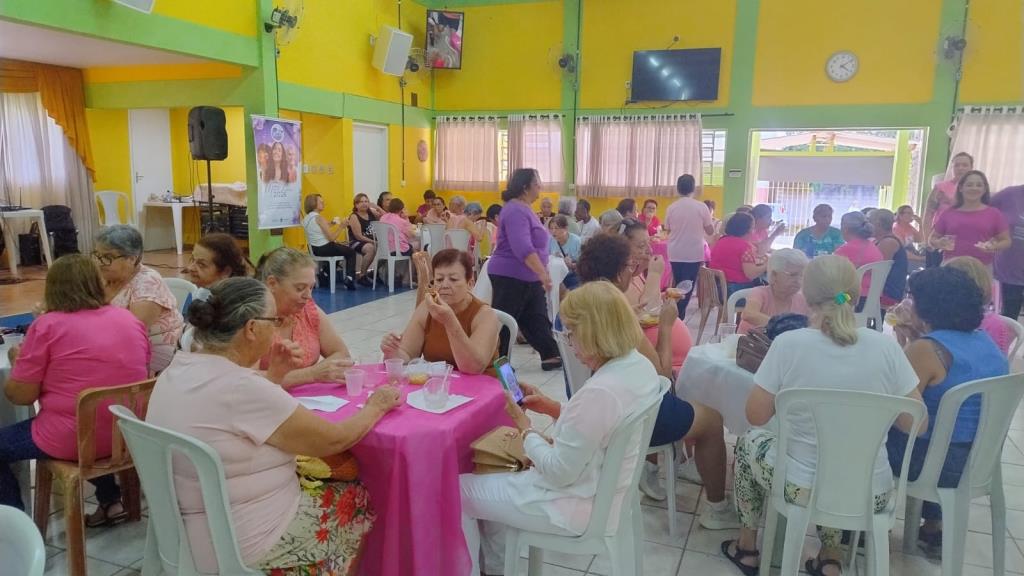 Celebração do protagonismo feminino na terceira idade durante o Mês da Mulher em Pinda