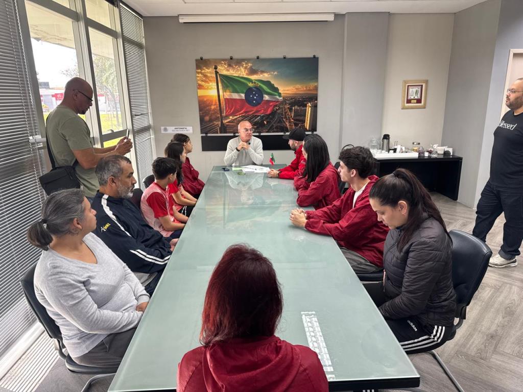 Pinda celebra conquistas internacionais do Taekwondo e atletas de Taekwondo campeões recebem homenagens