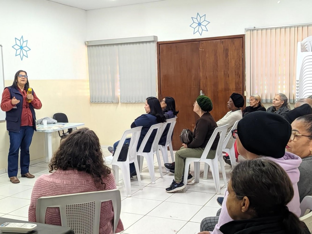 CRAS Araretama promove palestra de Saúde ao Idoso, em parceria com ESF