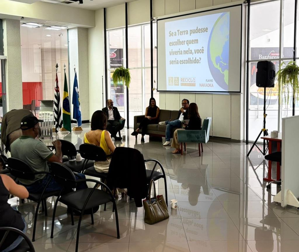 Pinda participa de fórum regional sobre coleta seletiva e logística reversa