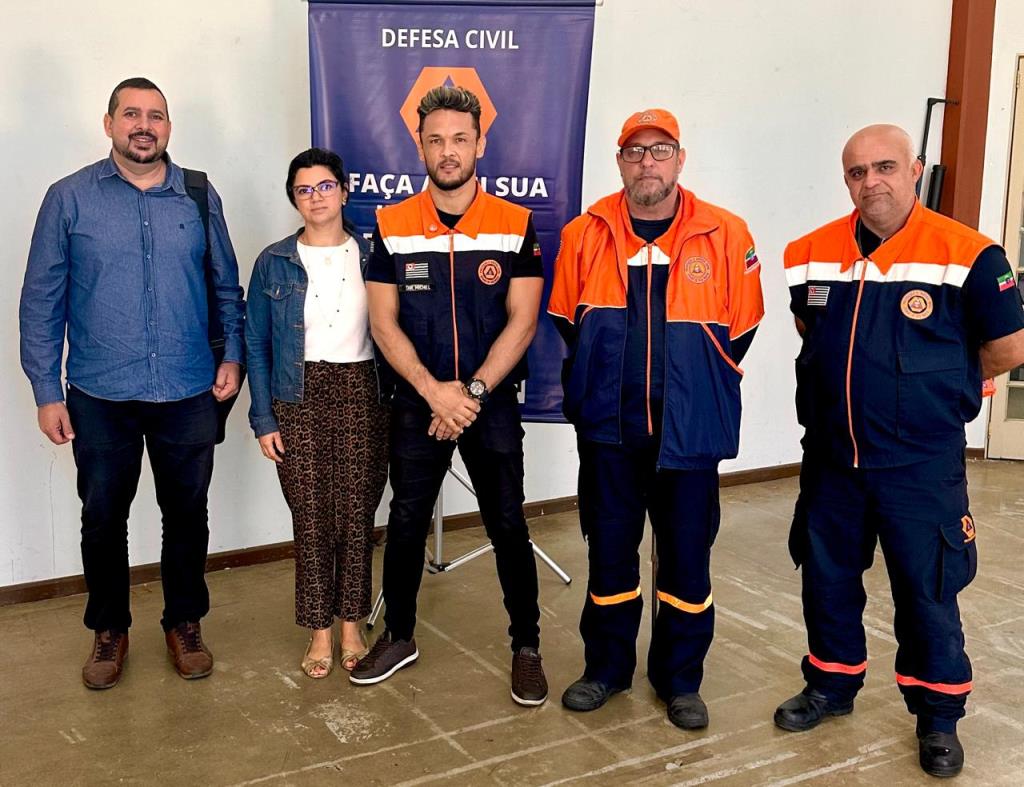 Defesa Civil de Pindamonhangaba participa de capacitação sobre Plano de Contingência Municipal e Segurança de Barragens