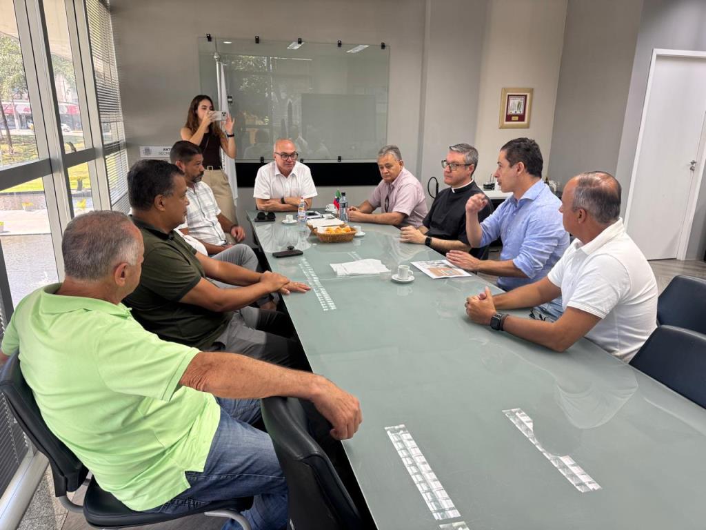 Deputado federal Márcio Alvino visita Pindamonhangaba e reforça diálogo por investimentos no município