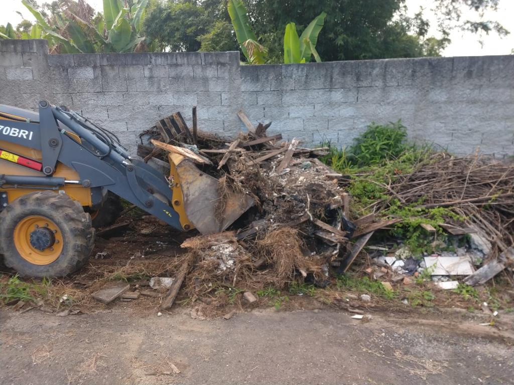 Prefeitura de Pinda já notificou 755 proprietários de imóveis que não limpam terreno ou mantém imóvel abandonado