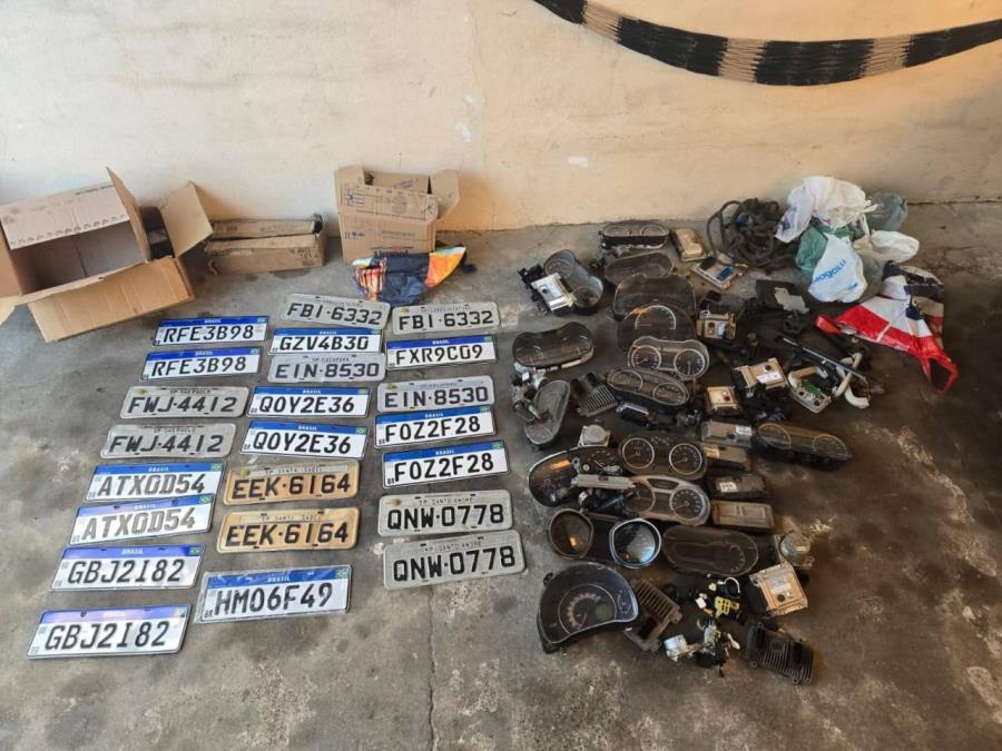Polícia Civil de Pindamonhangaba desarticula desmanche de veículos e recupera seis automóveis, três deles com queixa de furto