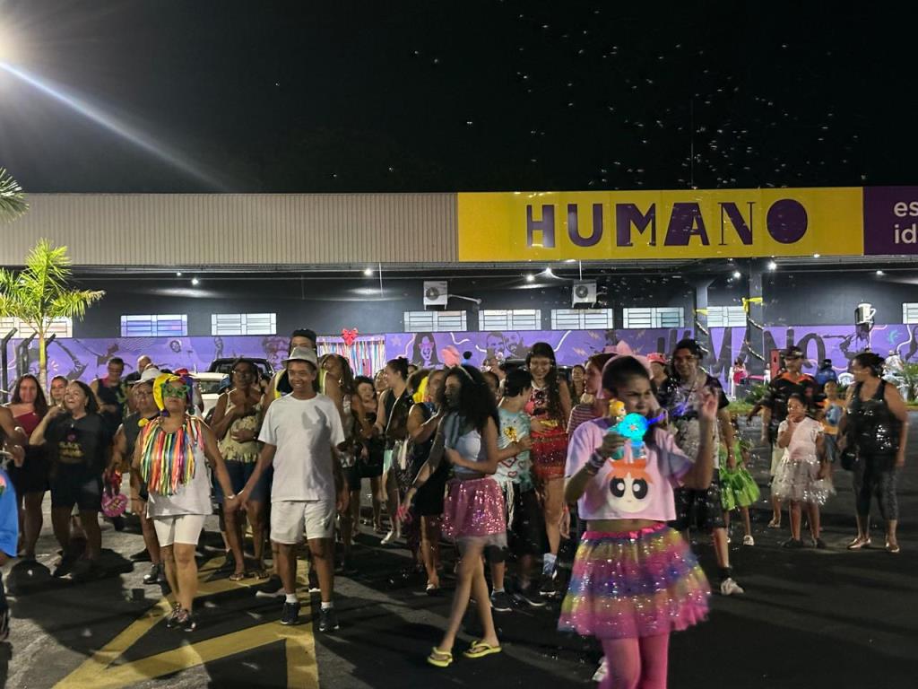 Bloco da Inclusão reúne público diverso e leva mensagem de respeito às ruas de Pinda