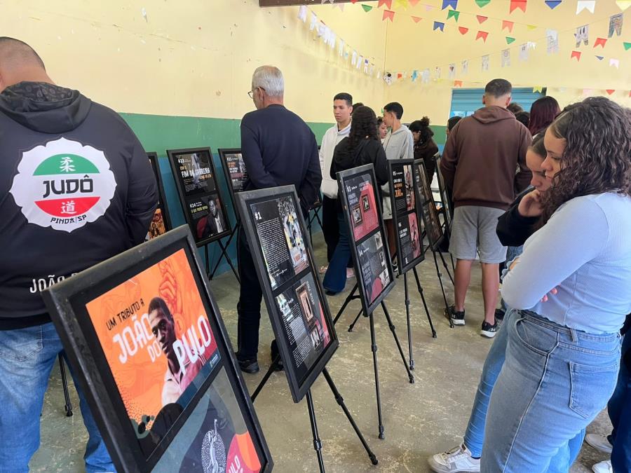 Exposição sobre João do Pulo chega à Escola Municipal Maria Helena Ribeiro Vilela no Jardim Regina