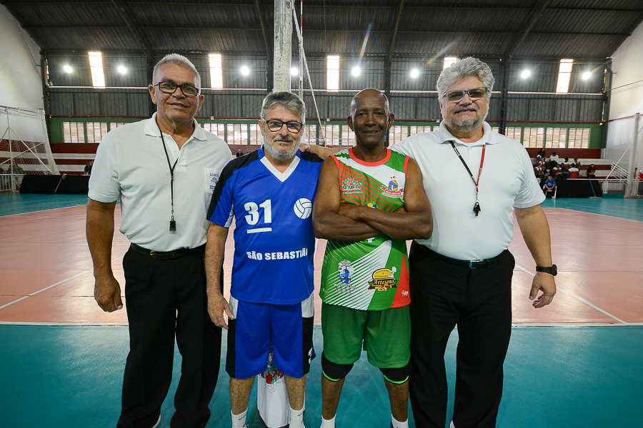 Galeria com fotos das semifinais do voleibol adaptado no "Juca Moreira"