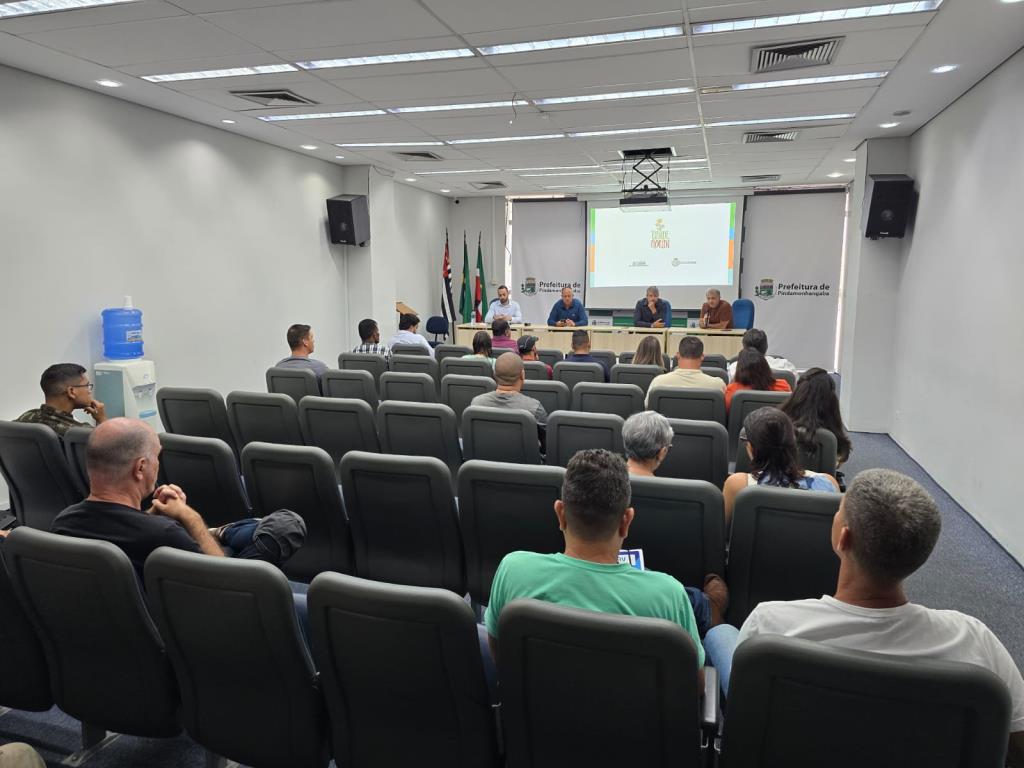 Programa Cidade Florida reforçou parceria com empresários em encontro na Prefeitura