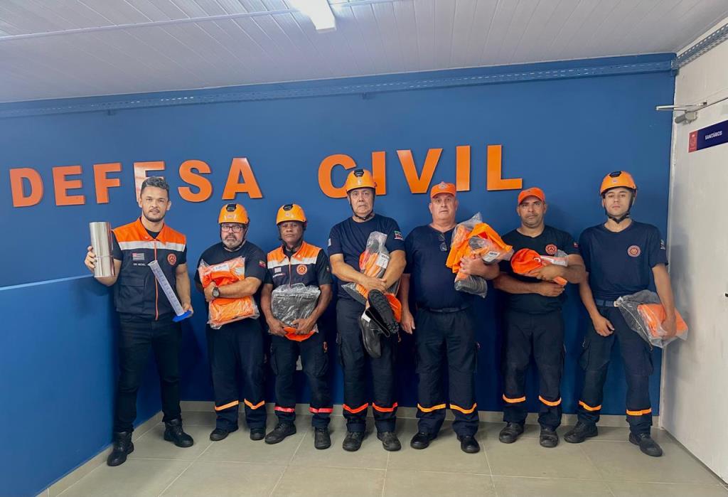 Defesa Civil de Pindamonhangaba participa de oficina preparatória de chuvas e recebe equipamentos de segurança