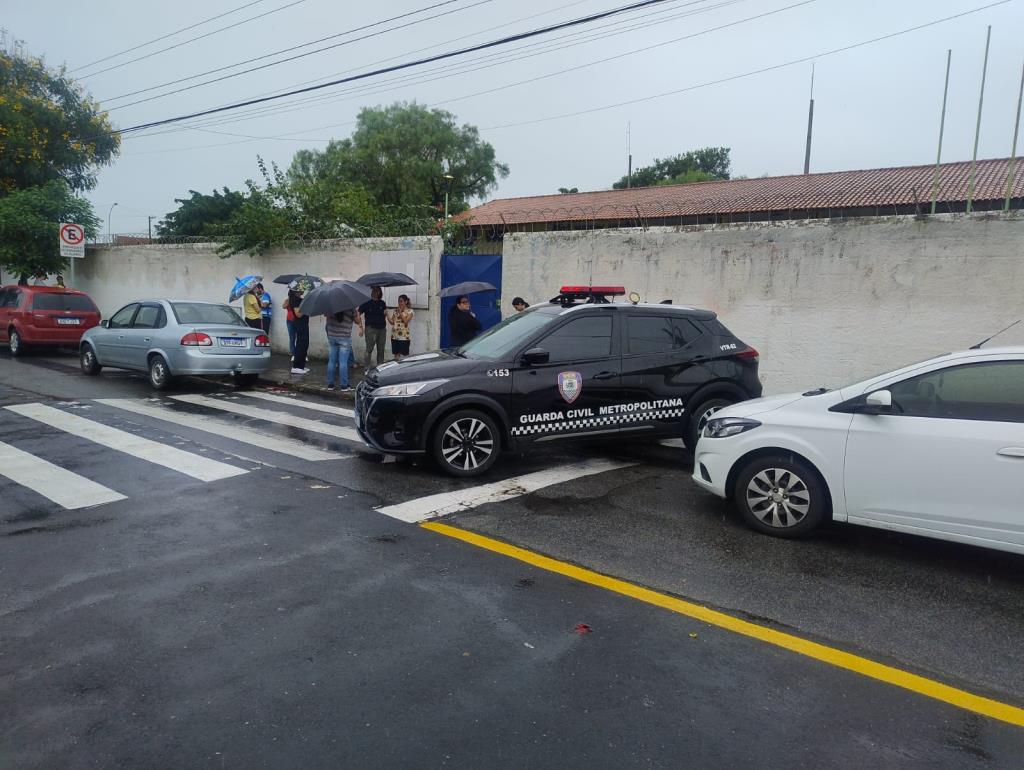 Operação Volta às Aulas reforça segurança na entrada e saída das escolas municipais