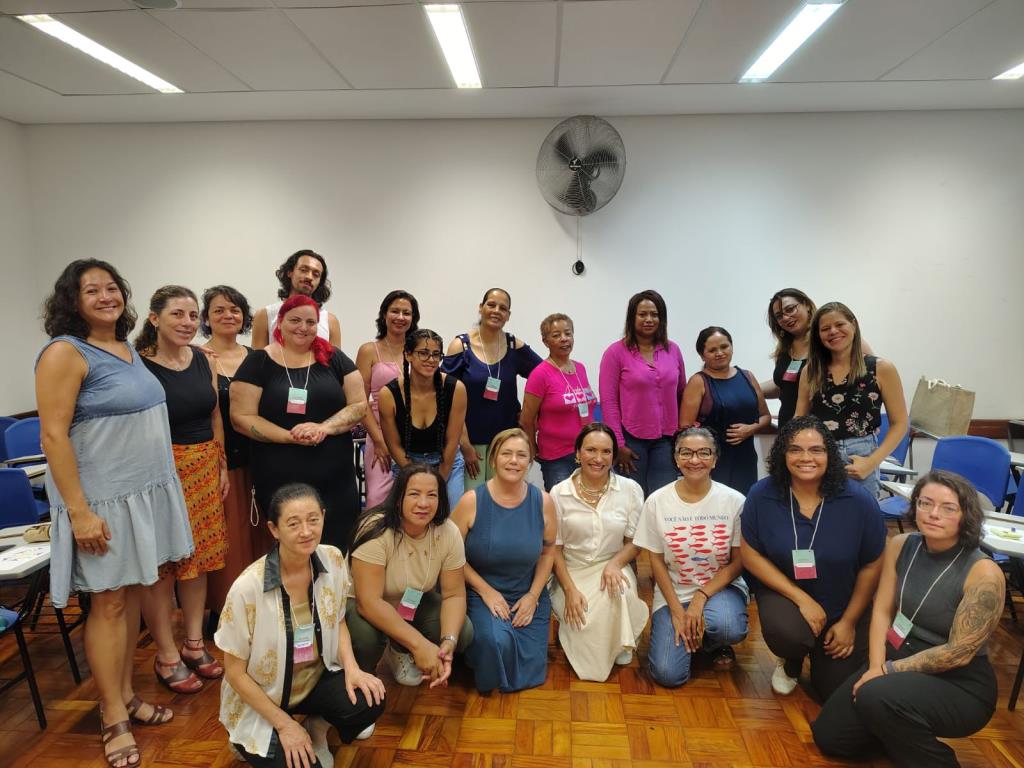 Pinda compartilha experiência de autocuidado com educadores em encontro da USP