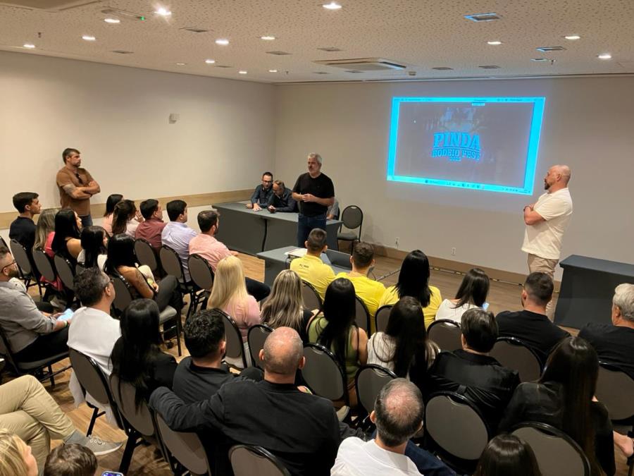 Prefeitura participa de evento de prospecção de parceiros do Pinda Rodeio Fest