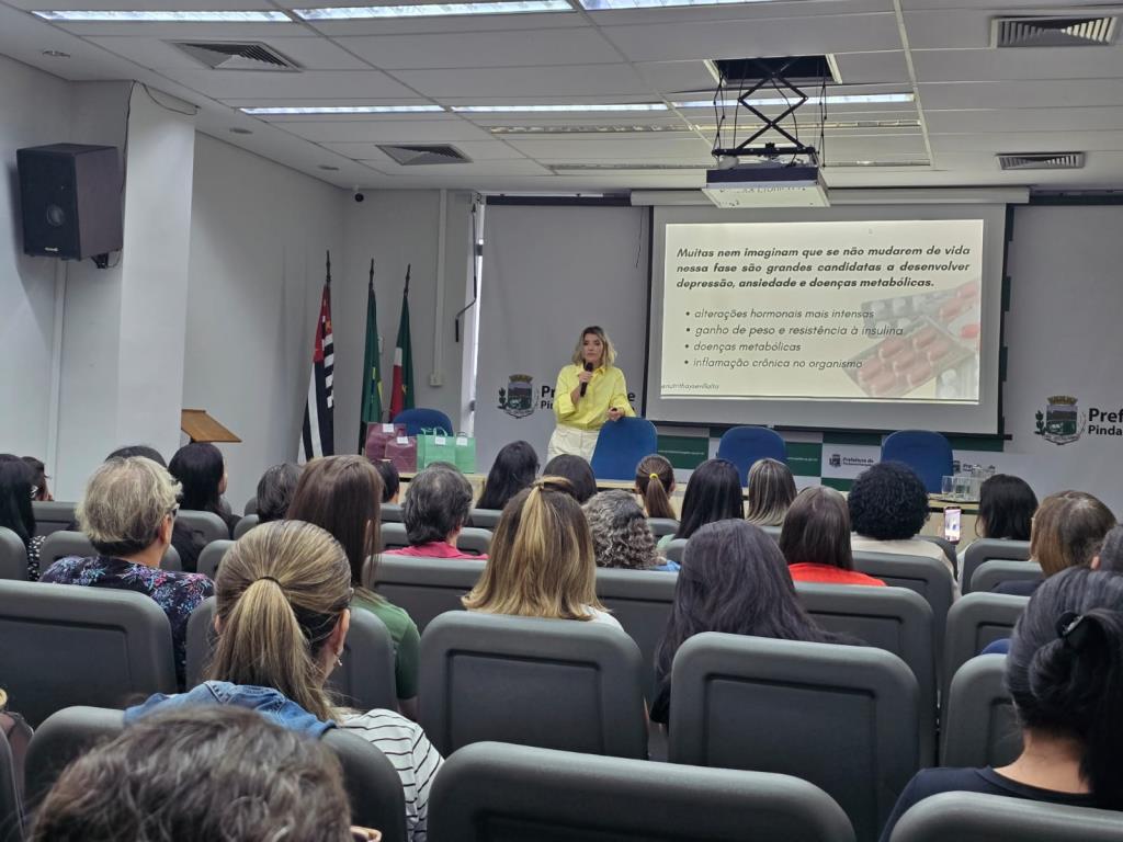 Servidoras da Prefeitura participam de palestra especial em alusão ao mês da mulher