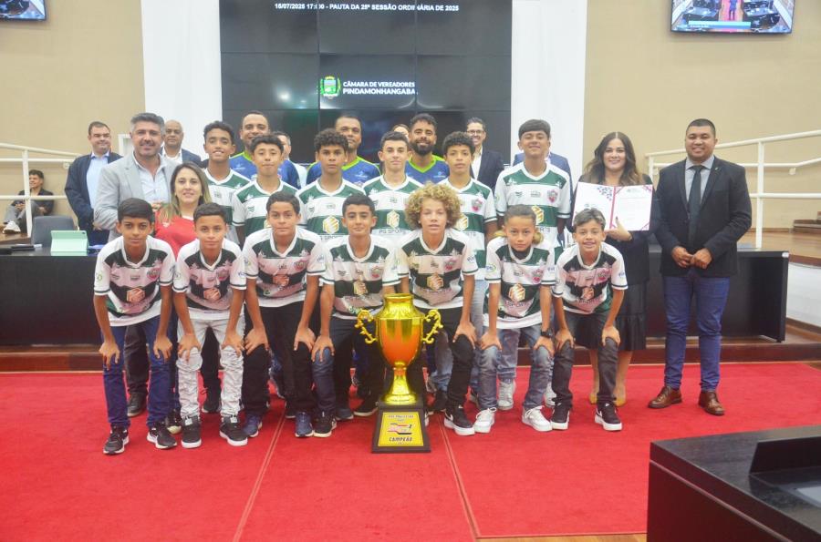 Pinda FC Sub-13 recebe homenagem da Câmara Municipal após título da Paulista Cup 2025