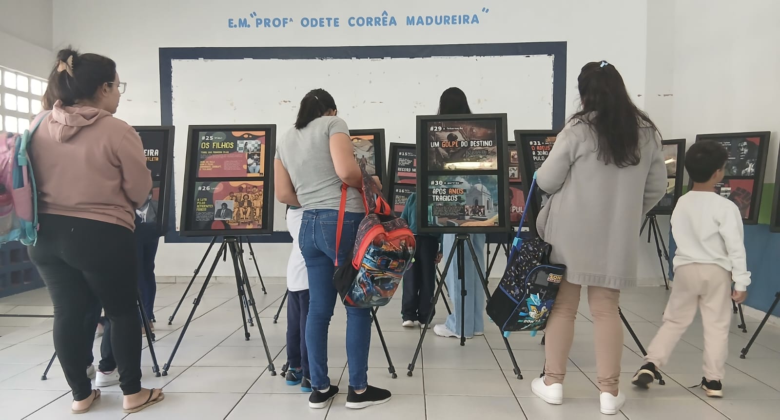 Exposição homenageia João do Pulo nas escolas de Pindamonhangaba