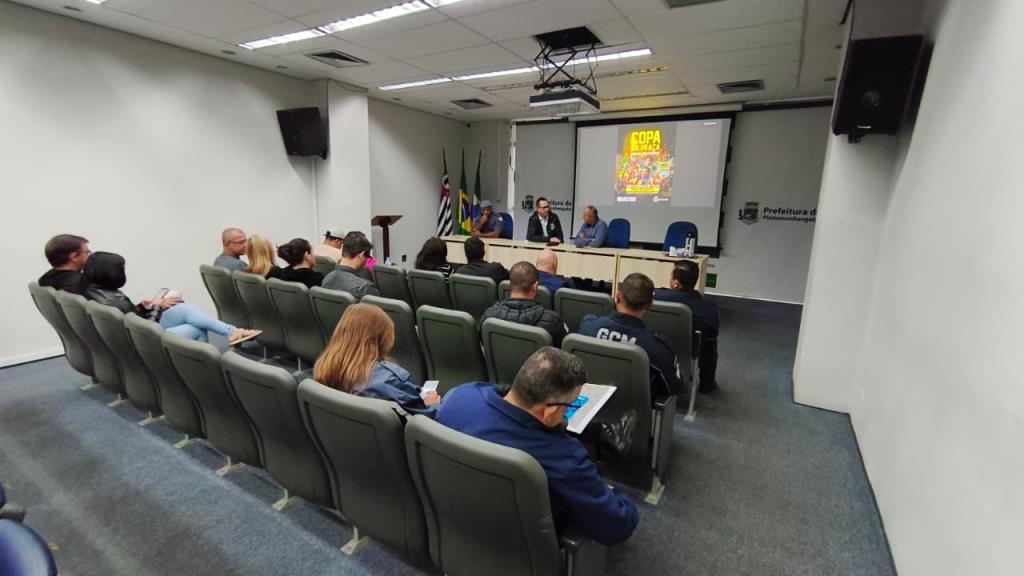 Prefeitura realiza nova reunião para definir detalhes da transmissão dos jogos do Brasil na Praça do Quartel