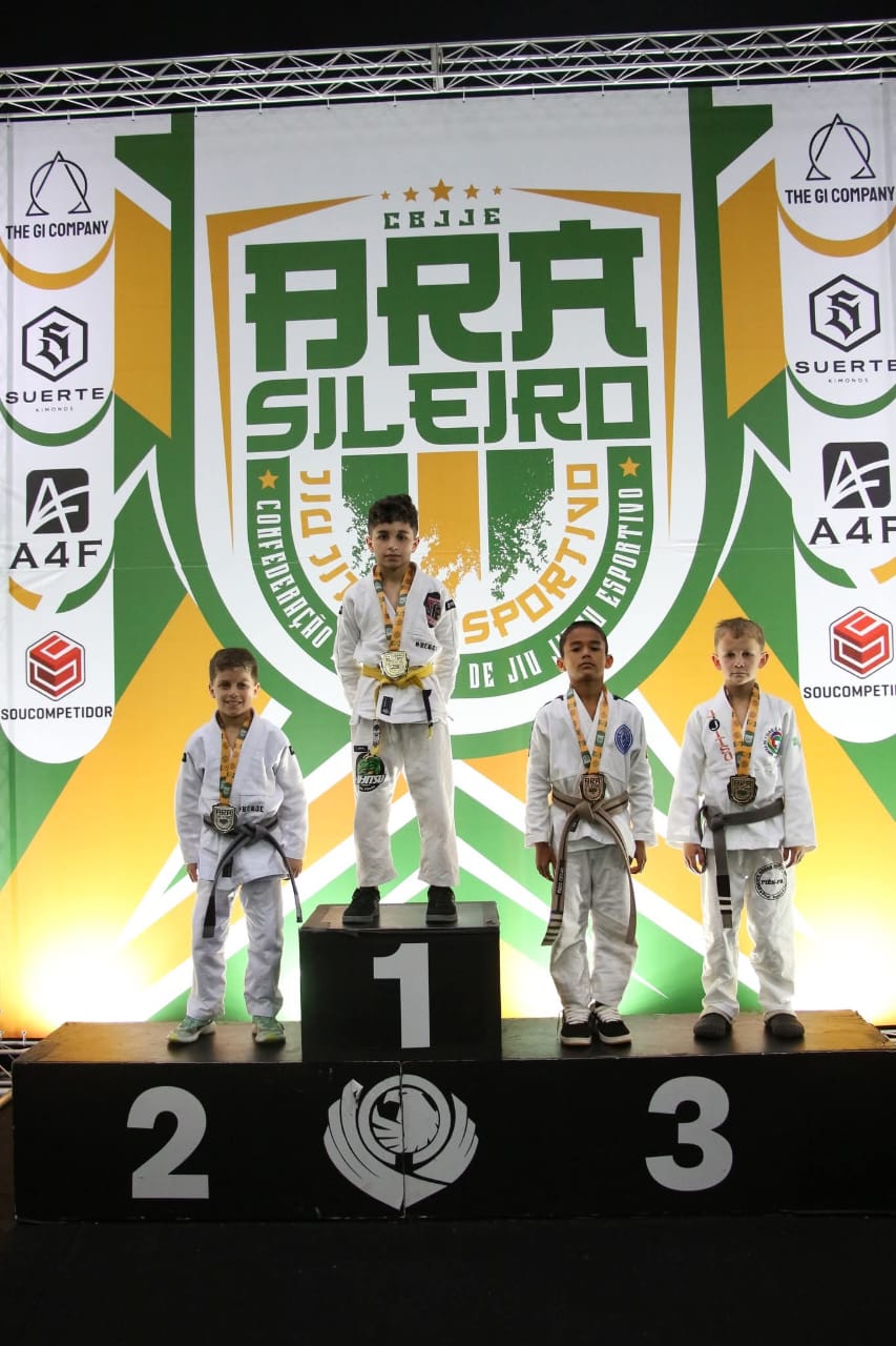 Atleta de Pinda é bicampeão brasileiro de jiu-jitsu e vai disputar Pan Kids nos EUA