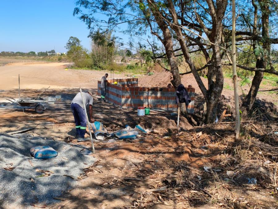 Prefeitura constroi cabeceiras antes de iniciar terraplanagem na avenida entre Araretama e Vila Rica