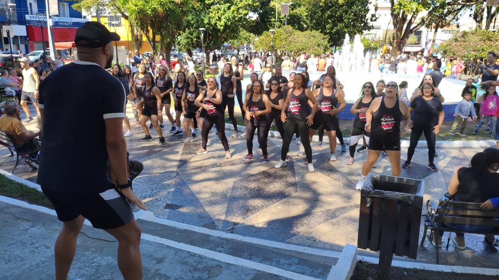 Praça Monsenhor Marcondes recebe mais de 350 pessoas em ação especial de saúde pelos 321 anos de Pinda