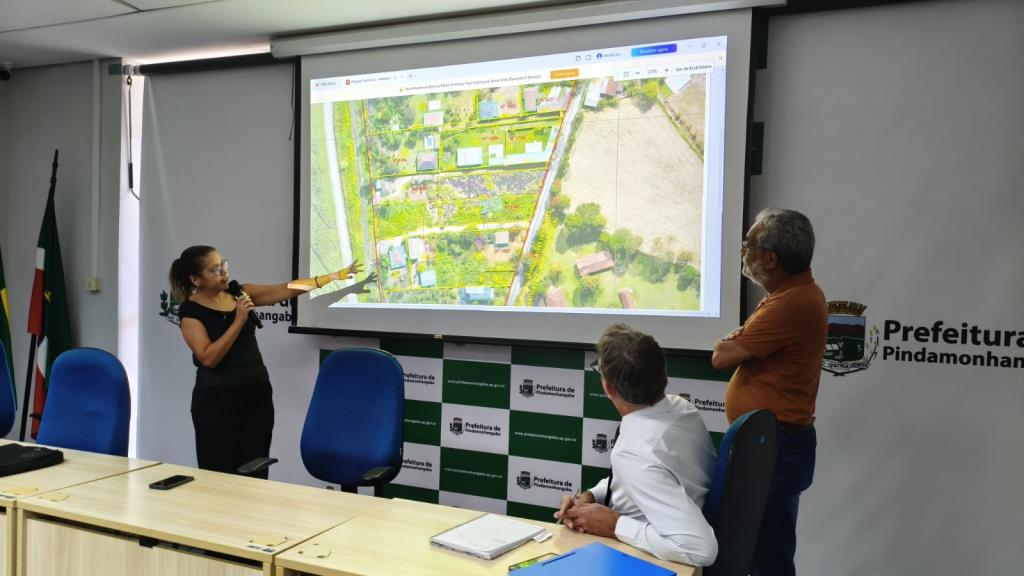 Prefeitura e moradores do Cerâmica definem detalhes para regularizações do núcleo