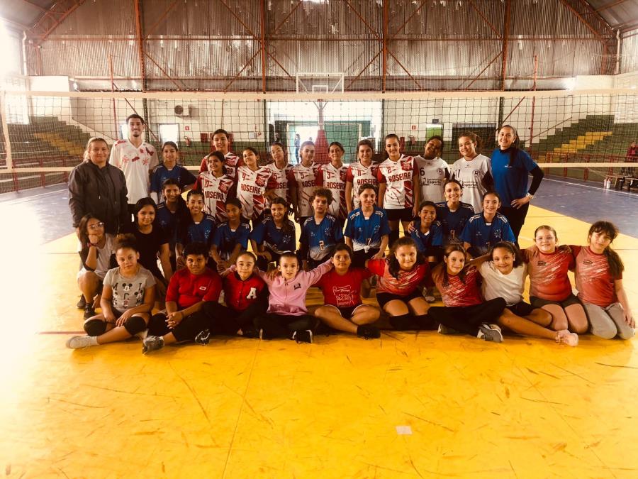 Secretaria de Esportes promove intercâmbio de vôlei com alunos de Pinda e Roseira
